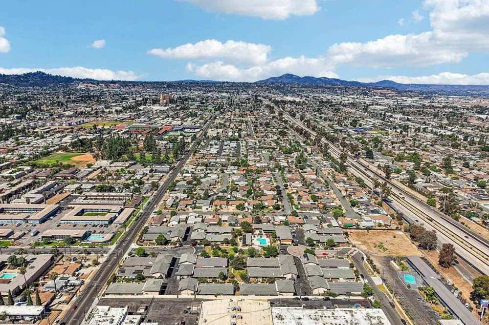559 Oakdale Lane #C El Cajon, CA 92021