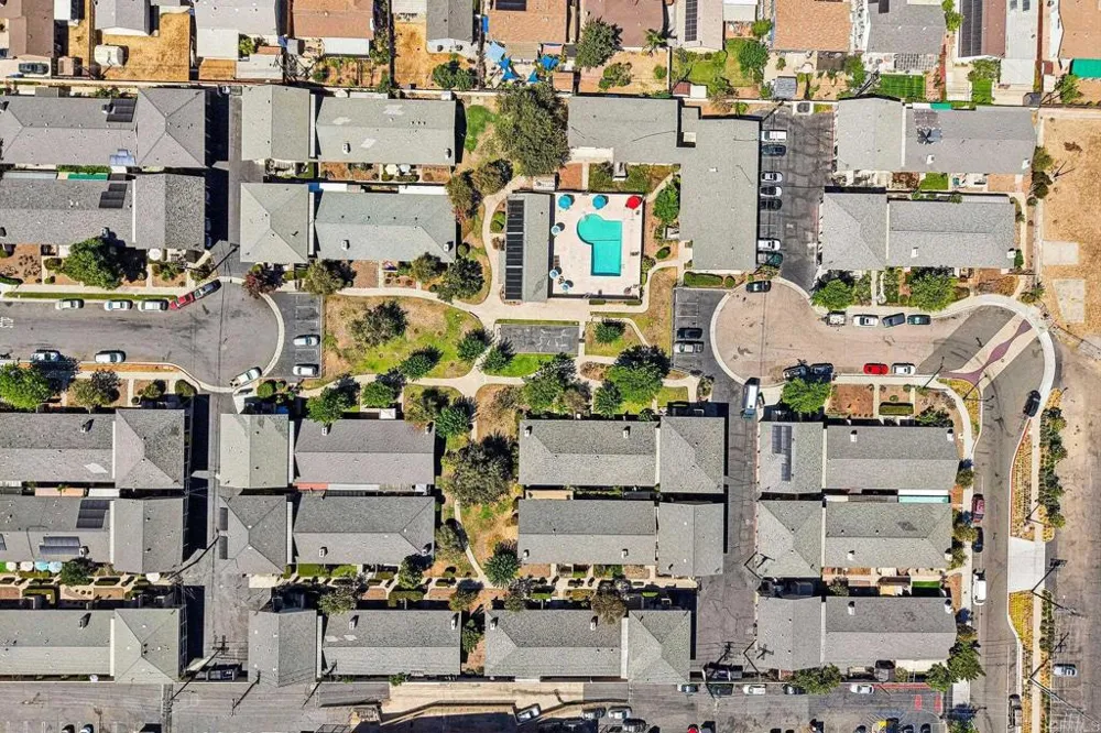 559 Oakdale Lane #C El Cajon, CA 92021