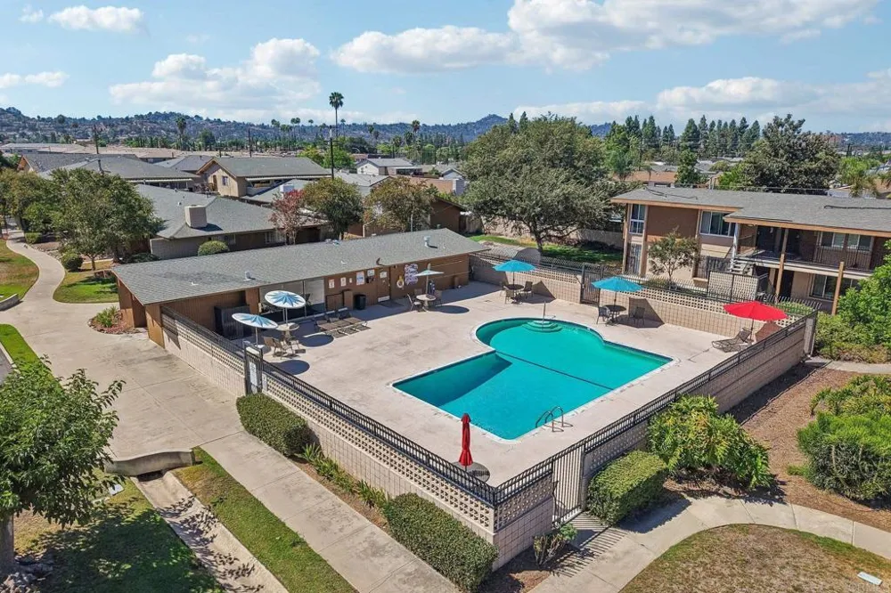559 Oakdale Lane #C El Cajon, CA 92021