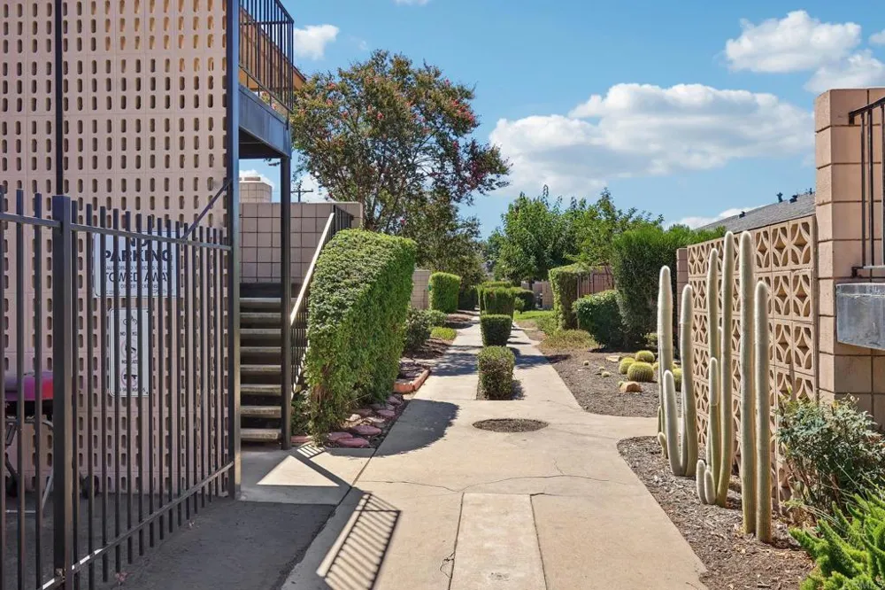 559 Oakdale Lane #C El Cajon, CA 92021