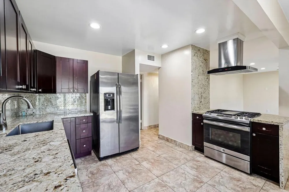 559 Oakdale Lane #C El Cajon, CA 92021
