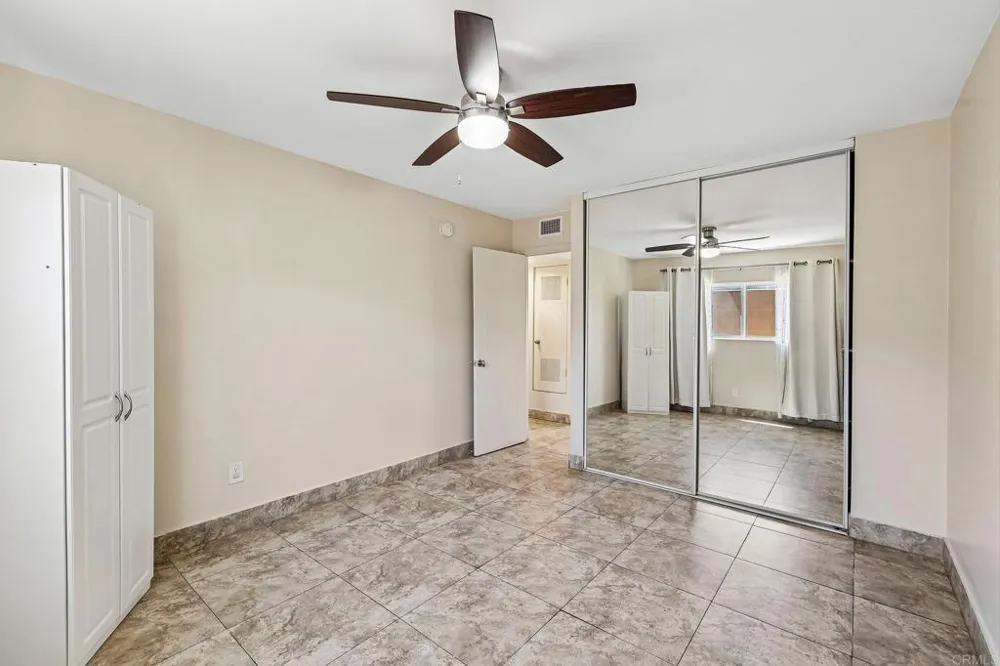 559 Oakdale Lane #C El Cajon, CA 92021