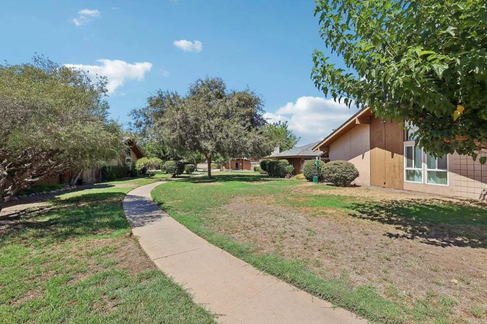 559 Oakdale Lane #C El Cajon, CA 92021