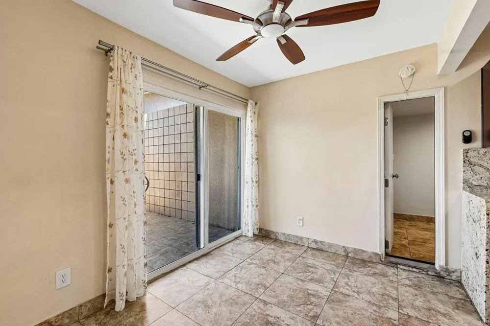 559 Oakdale Lane #C El Cajon, CA 92021
