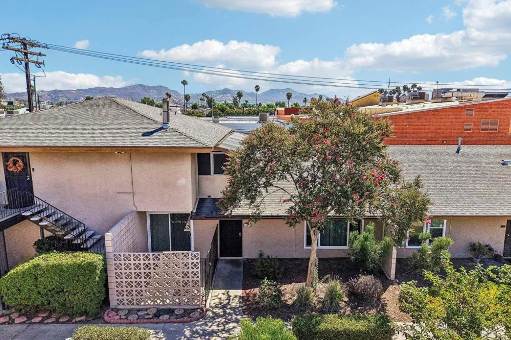559 Oakdale Lane #C El Cajon, CA 92021