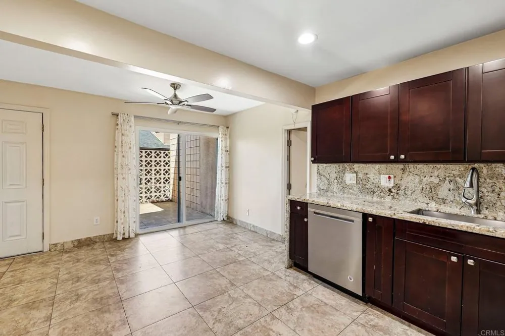 559 Oakdale Lane #C El Cajon, CA 92021
