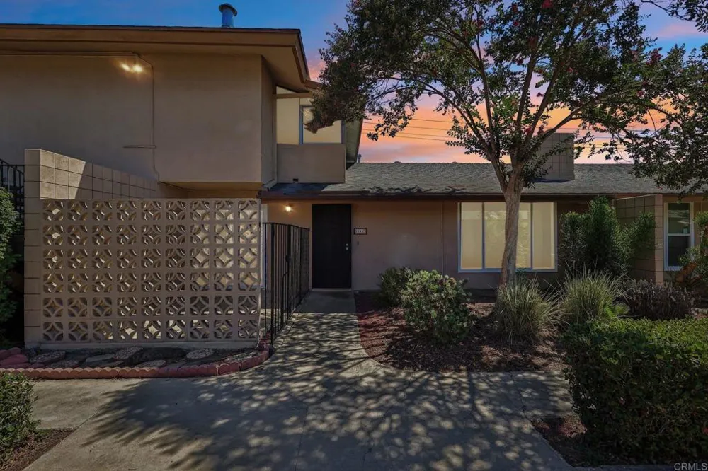 559 Oakdale Lane #C El Cajon, CA 92021
