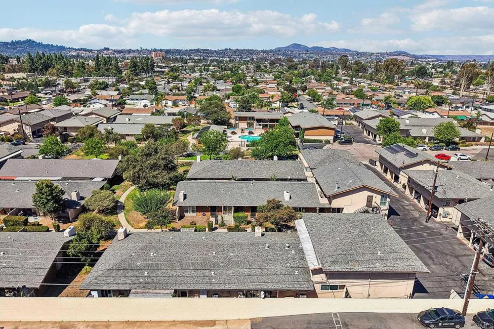 559 Oakdale Lane #C El Cajon, CA 92021