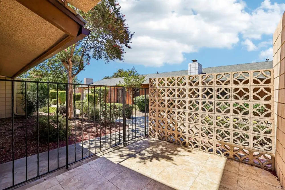 559 Oakdale Lane #C El Cajon, CA 92021