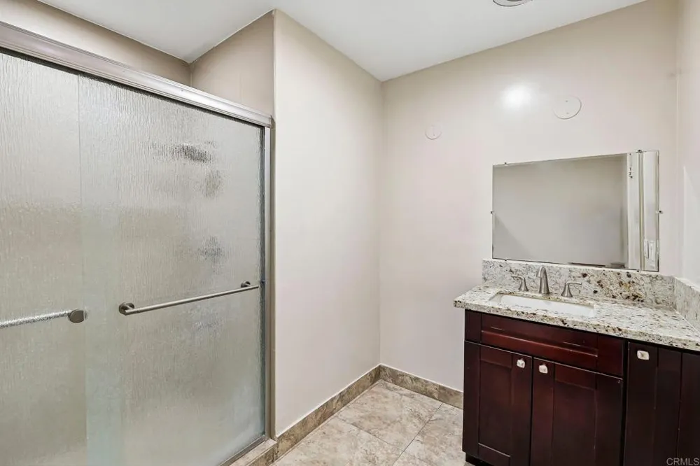 559 Oakdale Lane #C El Cajon, CA 92021