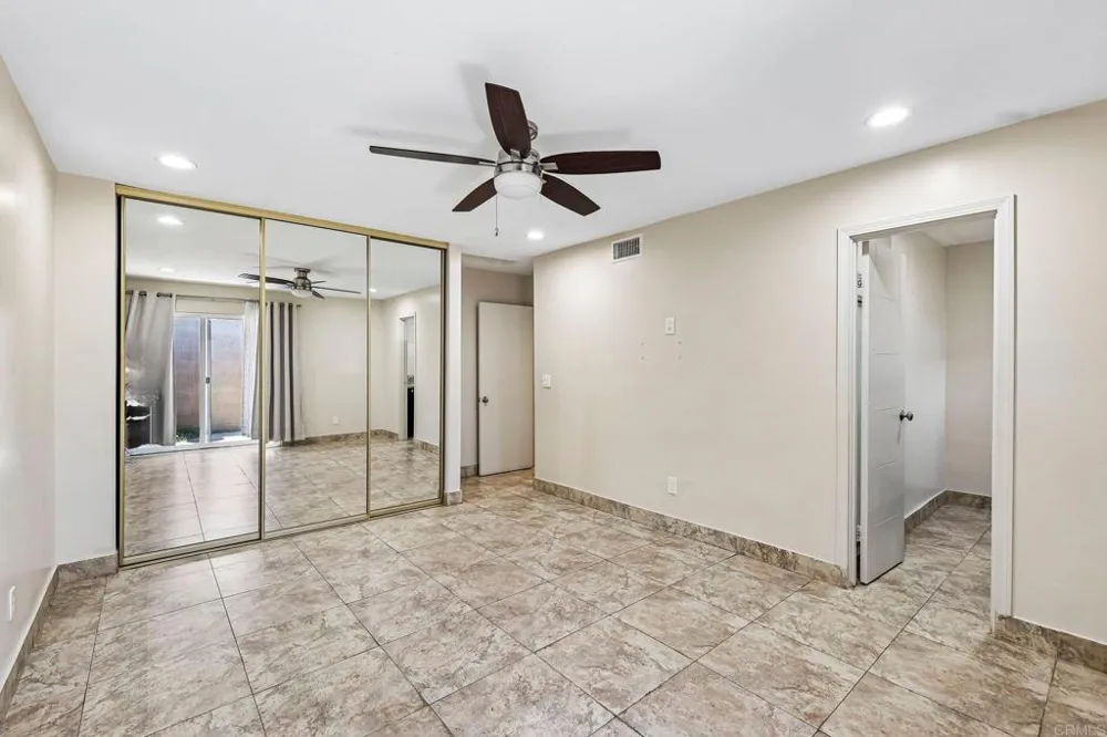 559 Oakdale Lane #C El Cajon, CA 92021