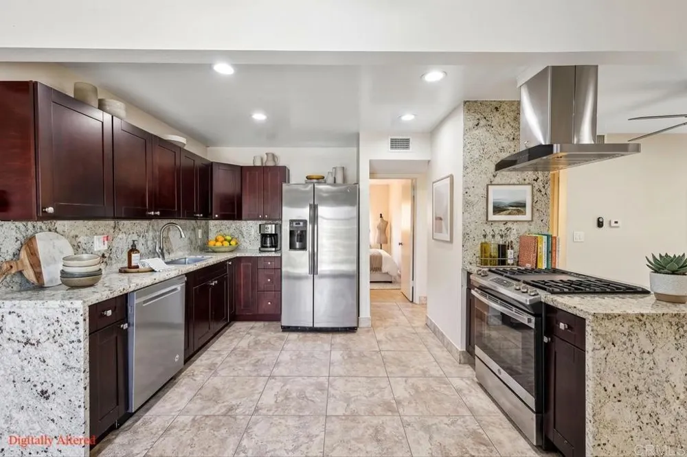559 Oakdale Lane #C El Cajon, CA 92021