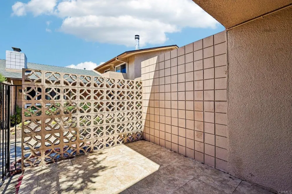 559 Oakdale Lane #C El Cajon, CA 92021