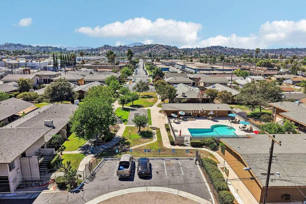 559 Oakdale Lane #C El Cajon, CA 92021