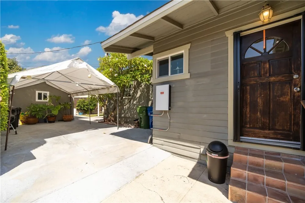 1717 Phillips Way Highland Park, CA 90042