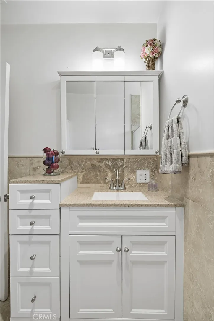 1717 Phillips Way Highland Park, CA 90042