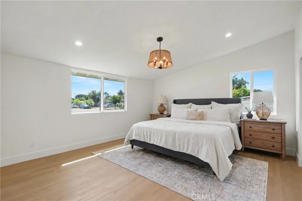 2425 Bowdoin Costa Mesa, CA 92626