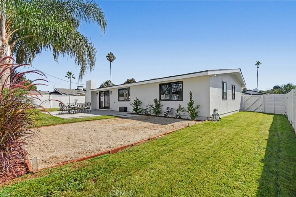 2425 Bowdoin Costa Mesa, CA 92626