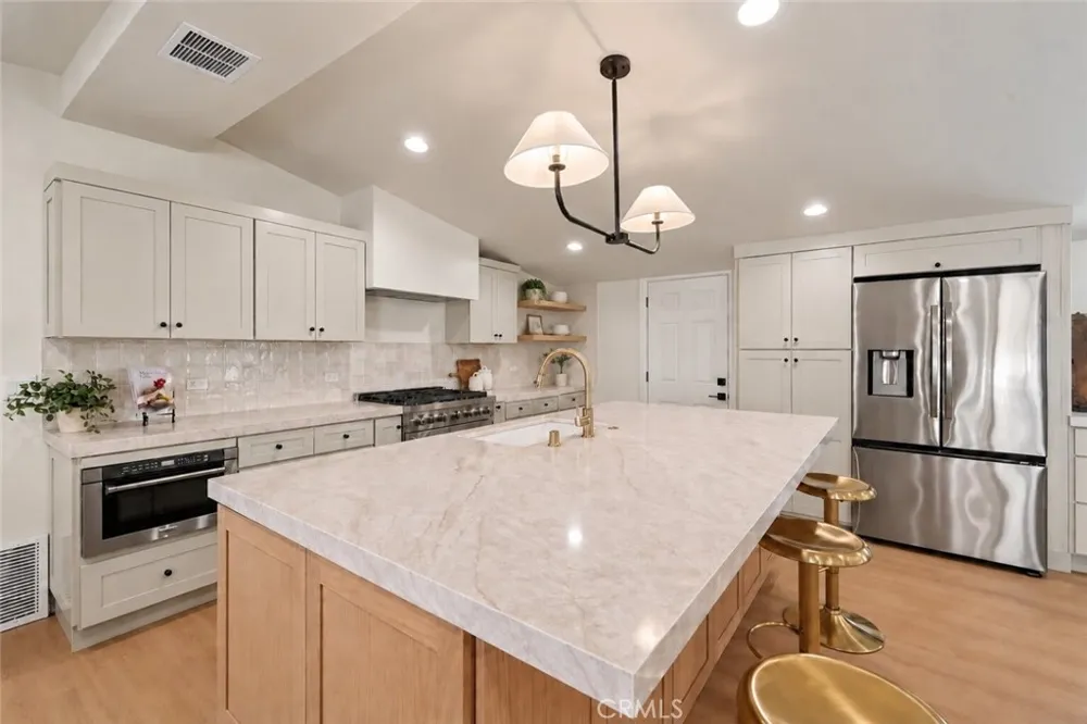 2425 Bowdoin Costa Mesa, CA 92626