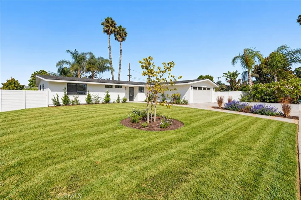 2425 Bowdoin Costa Mesa, CA 92626