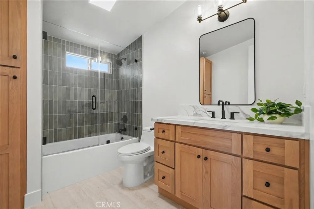2425 Bowdoin Costa Mesa, CA 92626