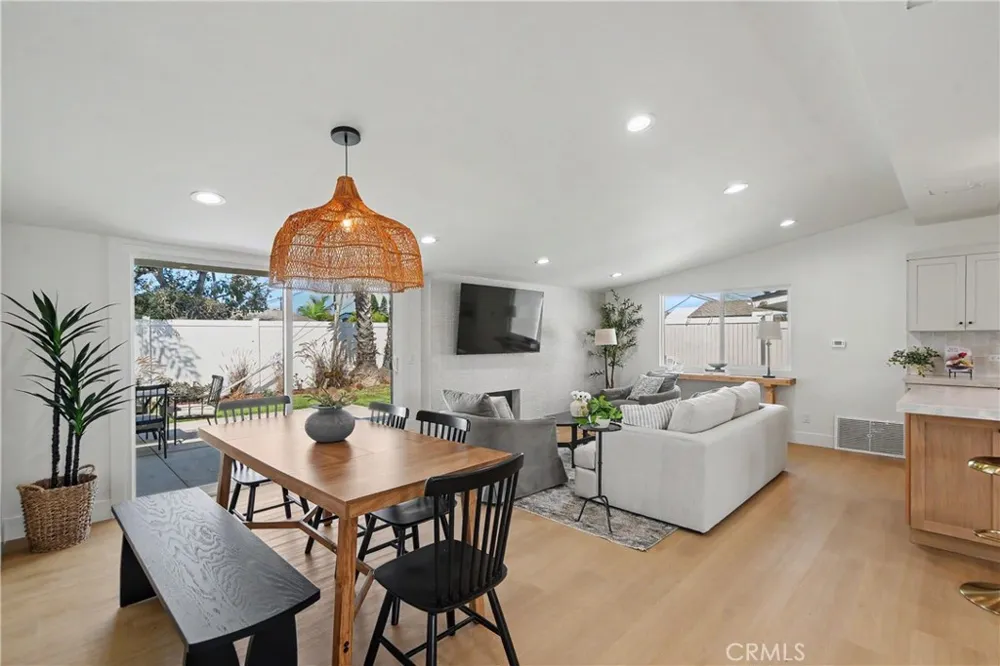 2425 Bowdoin Costa Mesa, CA 92626
