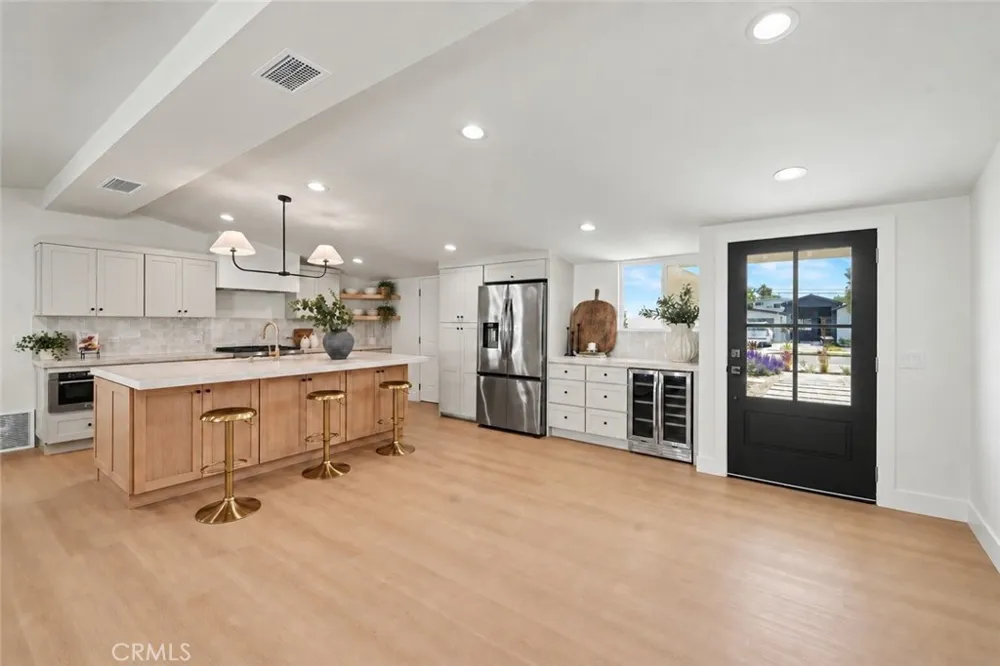 2425 Bowdoin Costa Mesa, CA 92626