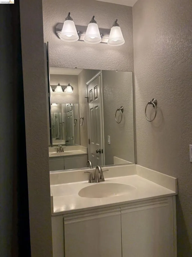 3232 Islewood Ct Antioch, CA 94531