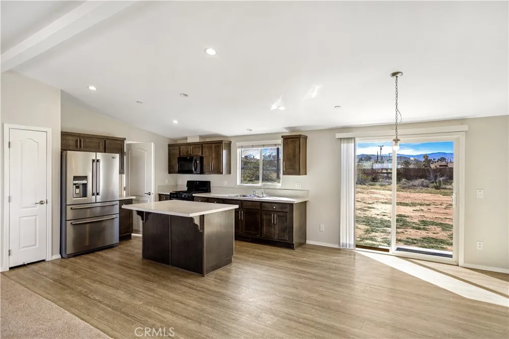 3614 Surrey Avenue Yucca Valley, CA 92284