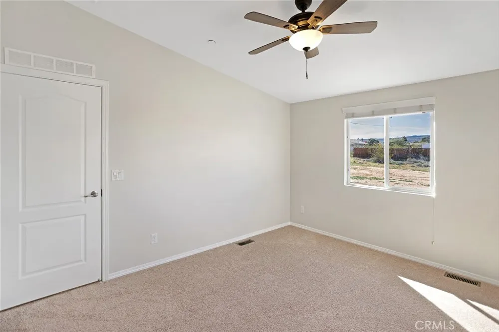 3614 Surrey Avenue Yucca Valley, CA 92284