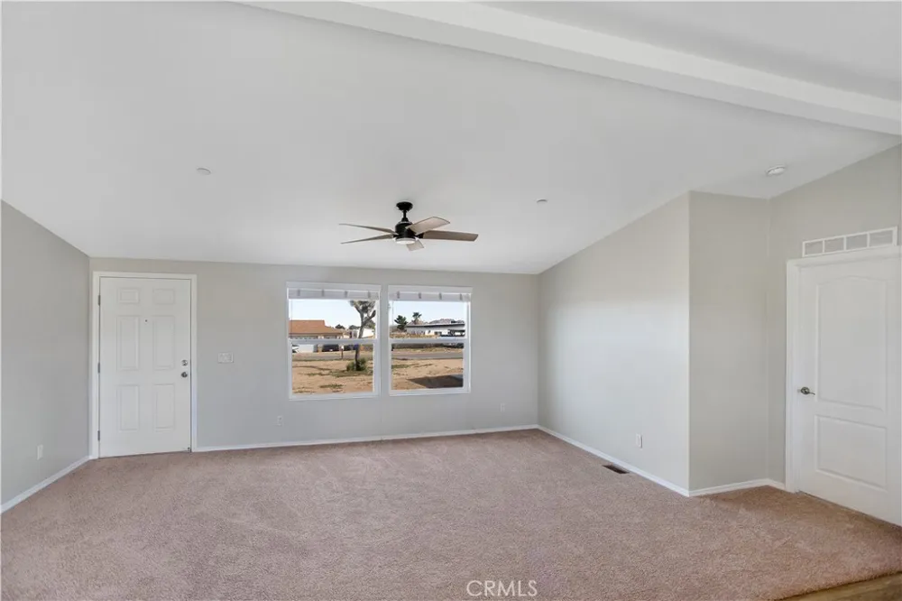 3614 Surrey Avenue Yucca Valley, CA 92284