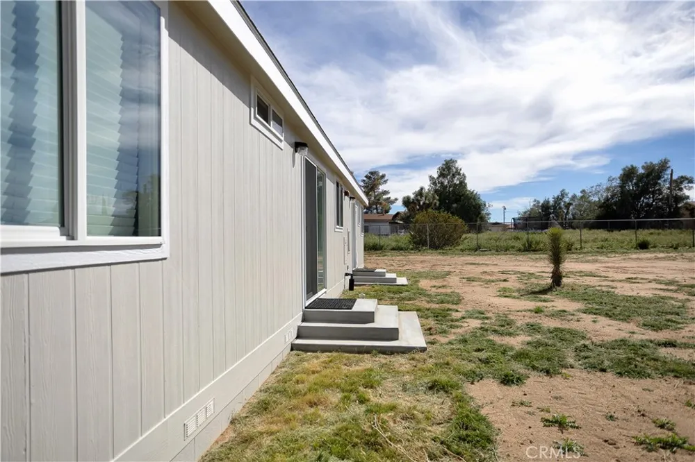 3614 Surrey Avenue Yucca Valley, CA 92284