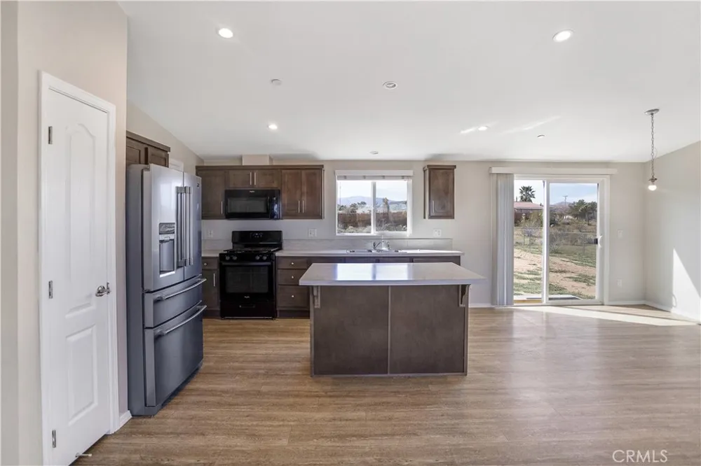 3614 Surrey Avenue Yucca Valley, CA 92284