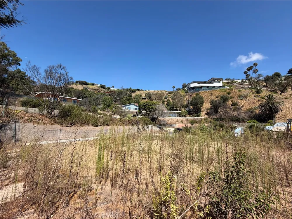 16614 Pequeno Place Los Angeles, CA 90272