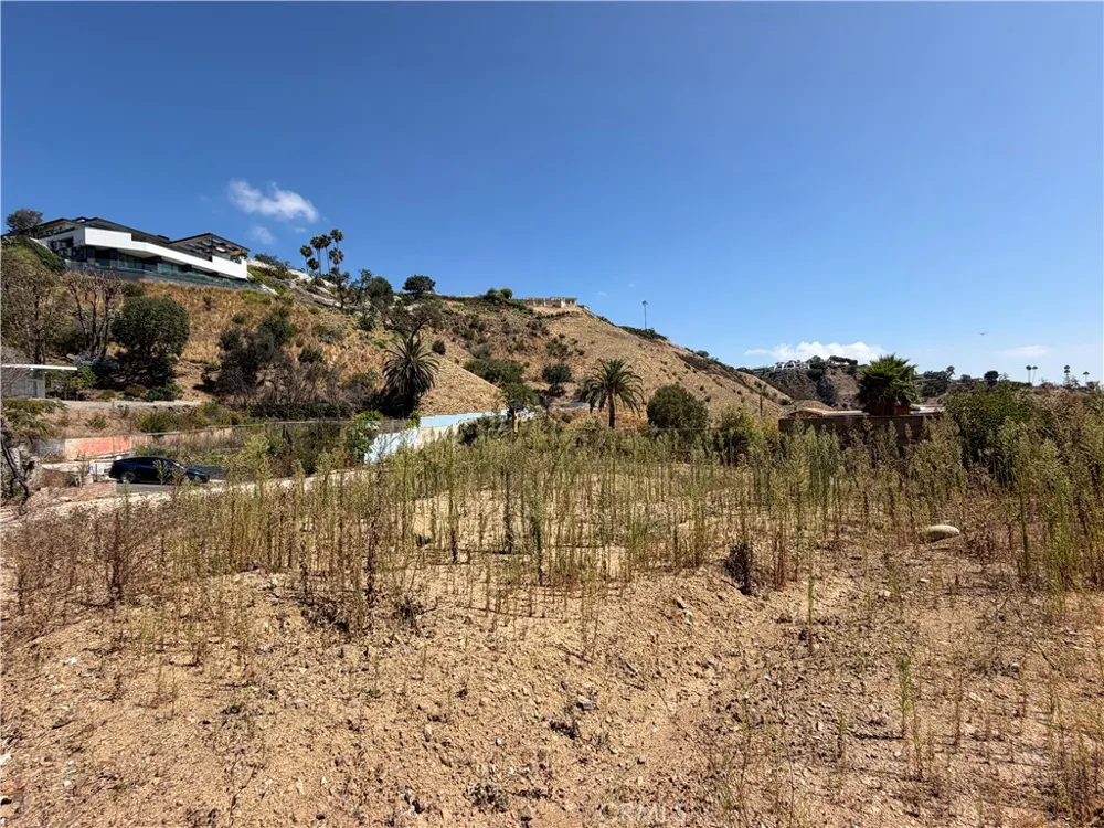 16614 Pequeno Place Los Angeles, CA 90272