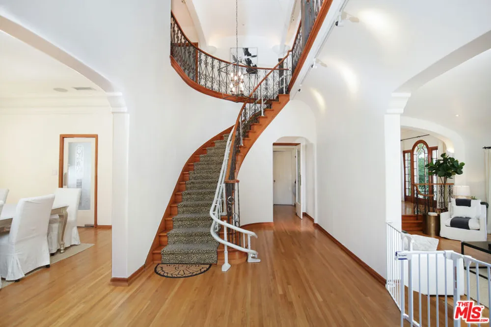 6538 Cahuenga Terrace Los Angeles, CA 90068