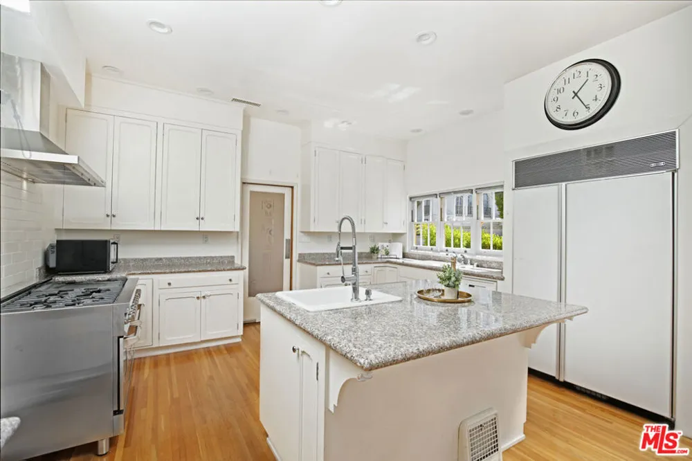 6538 Cahuenga Terrace Los Angeles, CA 90068
