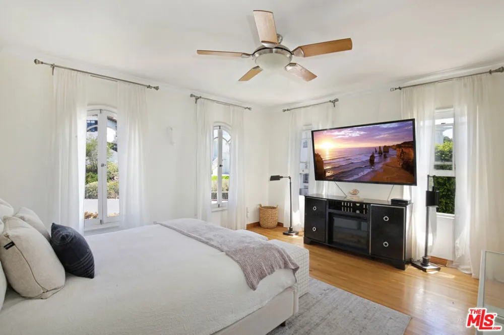 6538 Cahuenga Terrace Los Angeles, CA 90068
