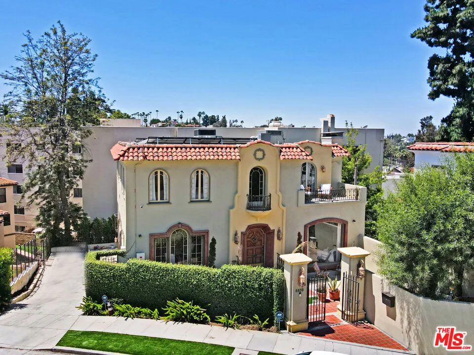 6538 Cahuenga Terrace Los Angeles, CA 90068