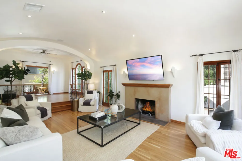 6538 Cahuenga Terrace Los Angeles, CA 90068