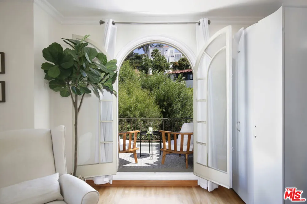 6538 Cahuenga Terrace Los Angeles, CA 90068