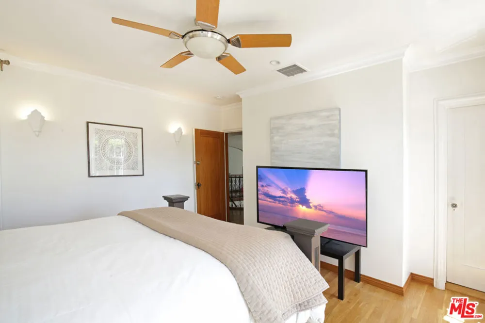 6538 Cahuenga Terrace Los Angeles, CA 90068