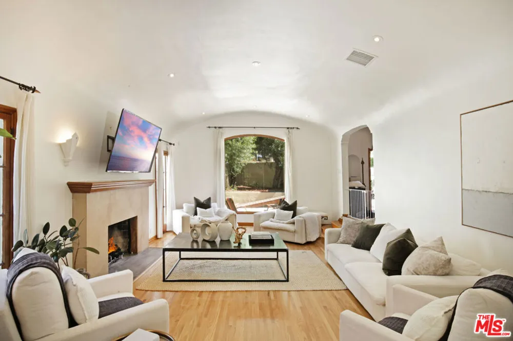 6538 Cahuenga Terrace Los Angeles, CA 90068
