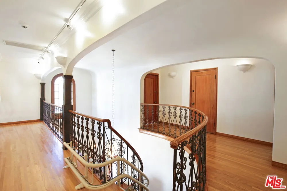 6538 Cahuenga Terrace Los Angeles, CA 90068