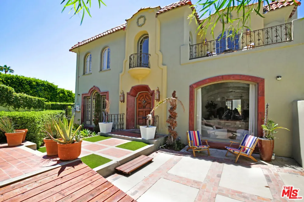6538 Cahuenga Terrace Los Angeles, CA 90068