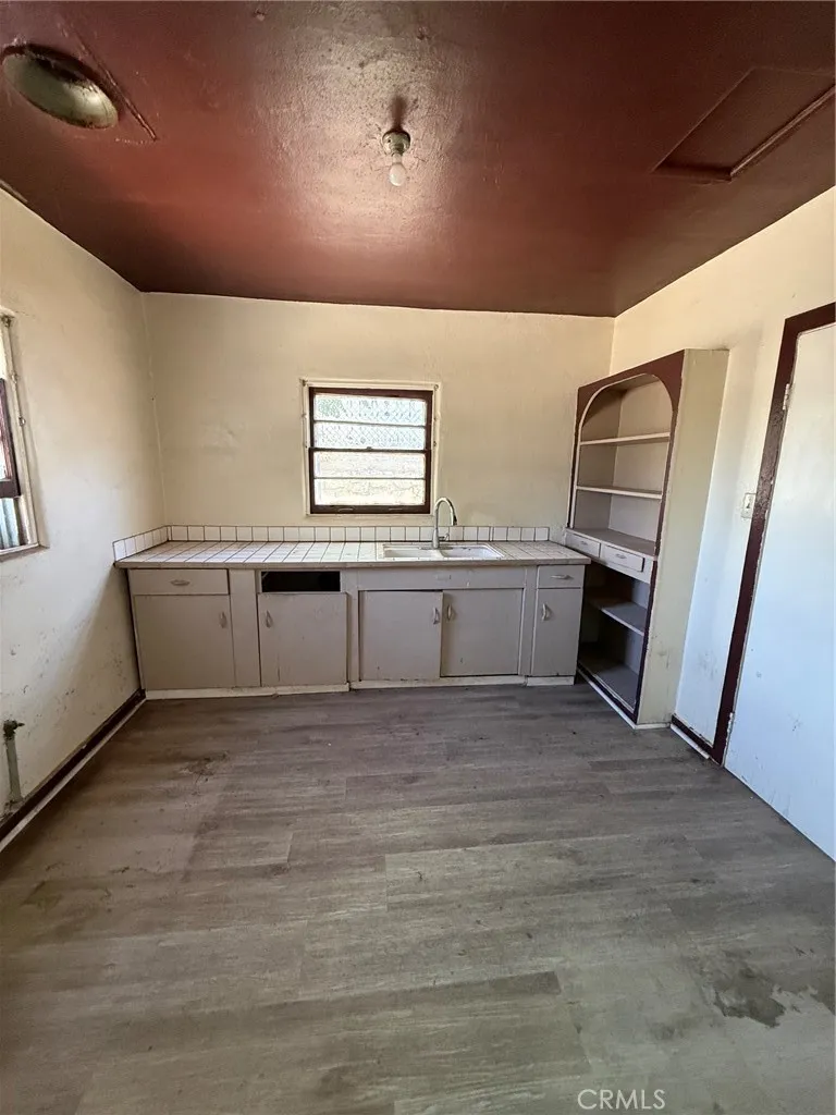 2961 11th Riverside, CA 92507