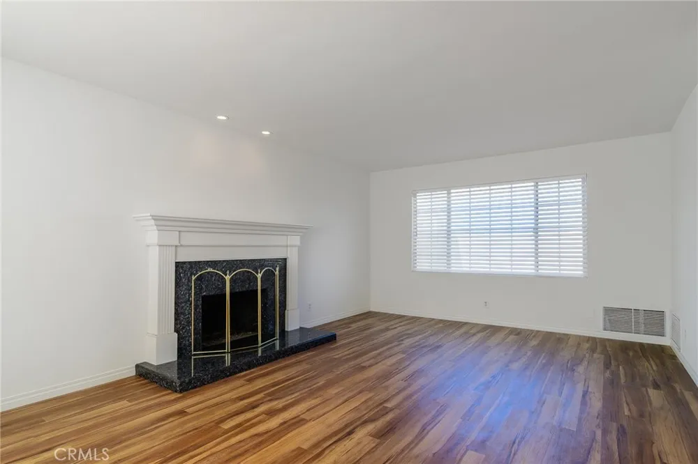 20311 Brentstone Huntington Beach, CA 92646