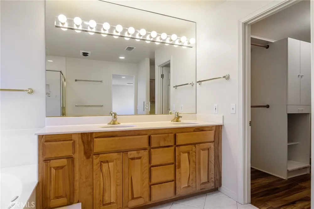 20311 Brentstone Huntington Beach, CA 92646