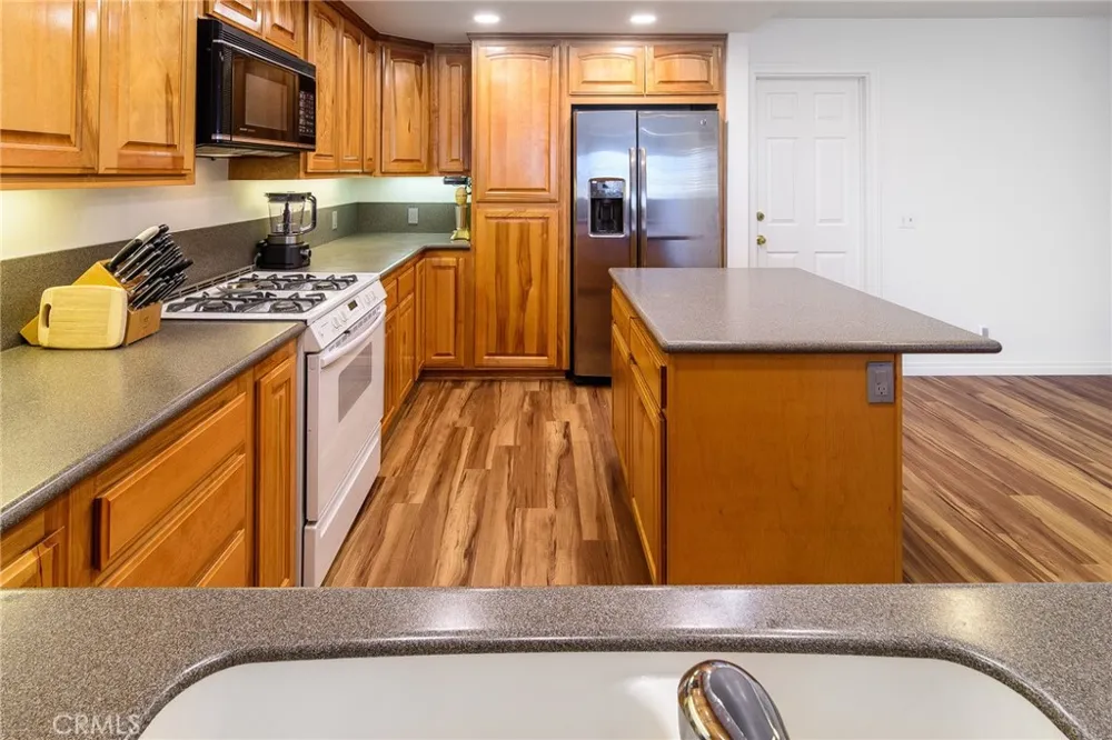 20311 Brentstone Huntington Beach, CA 92646
