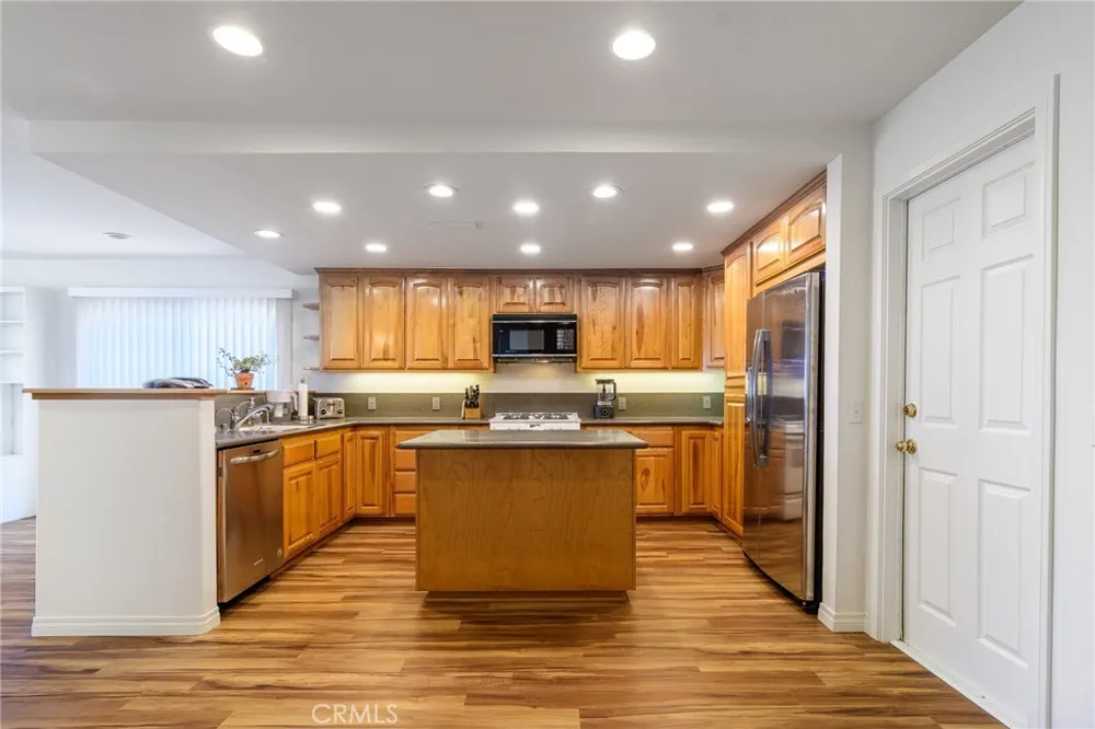 20311 Brentstone Huntington Beach, CA 92646